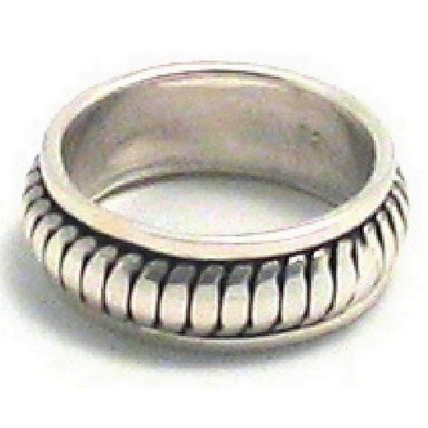 Ring Ribbed Spinning Centre Made With 925 Silver by JOE COOL