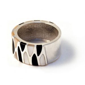 Ring Blk/w Col Band Made With 925 Silver & Shell by JOE COOL